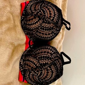 Black lace padded VS bombshell 32D bra